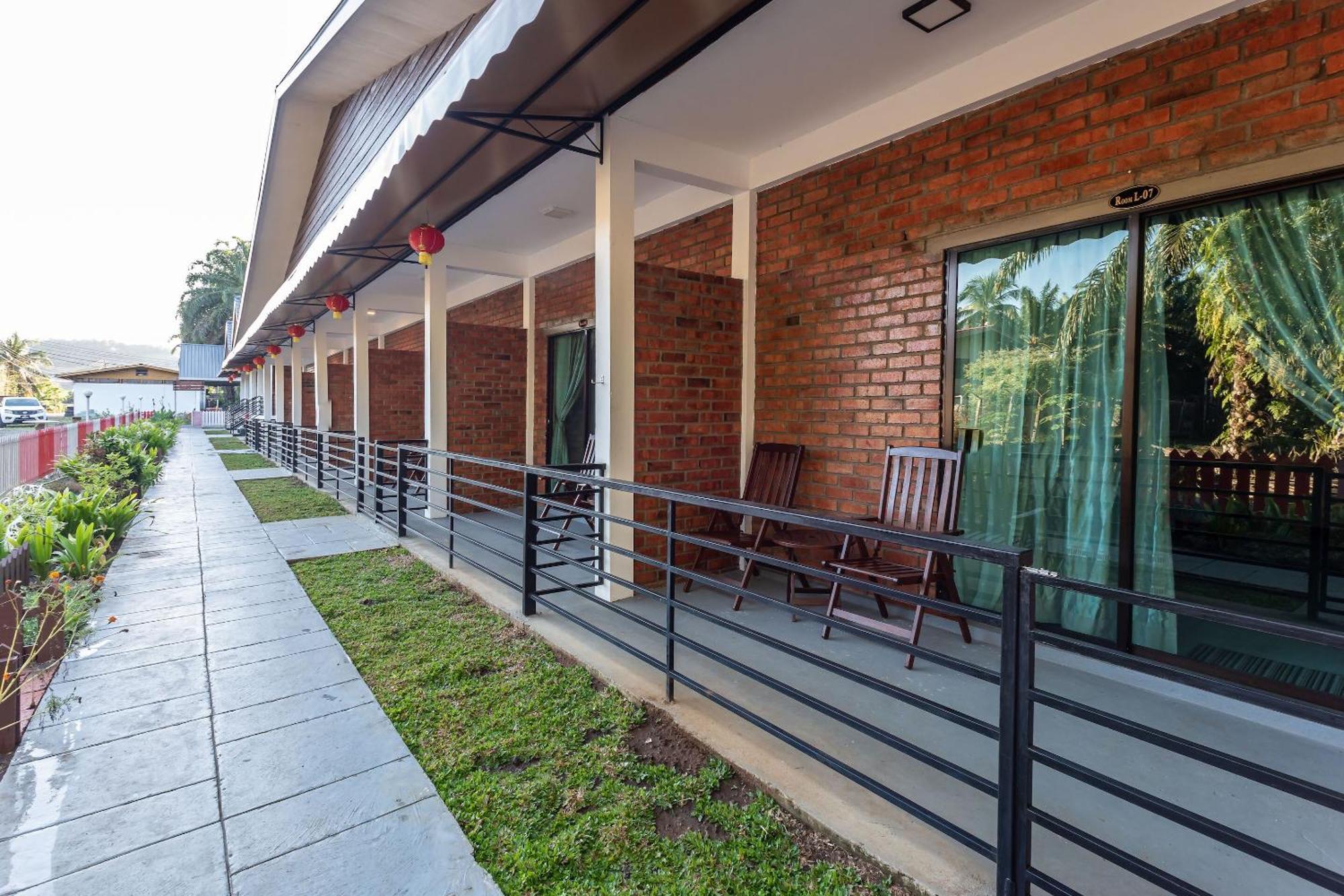Oyo 90149 Pua Family Semporna Hotel Exterior foto